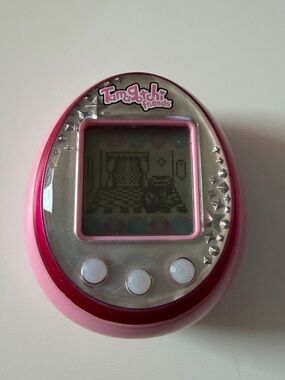 Tamagotchi Friends Silver Pink Gem